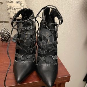 Women’s boots,worn twice,good condition.